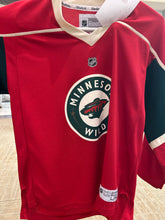 Load image into Gallery viewer, Minnesota Wild Youth Large #20 Suter
